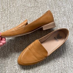 Beast Fashion leather flats